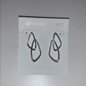 Kendra Scott Myles drop earrings